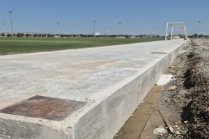 Futbol meydançasının dəmir konstruksiya ilə ətrafının sarılması